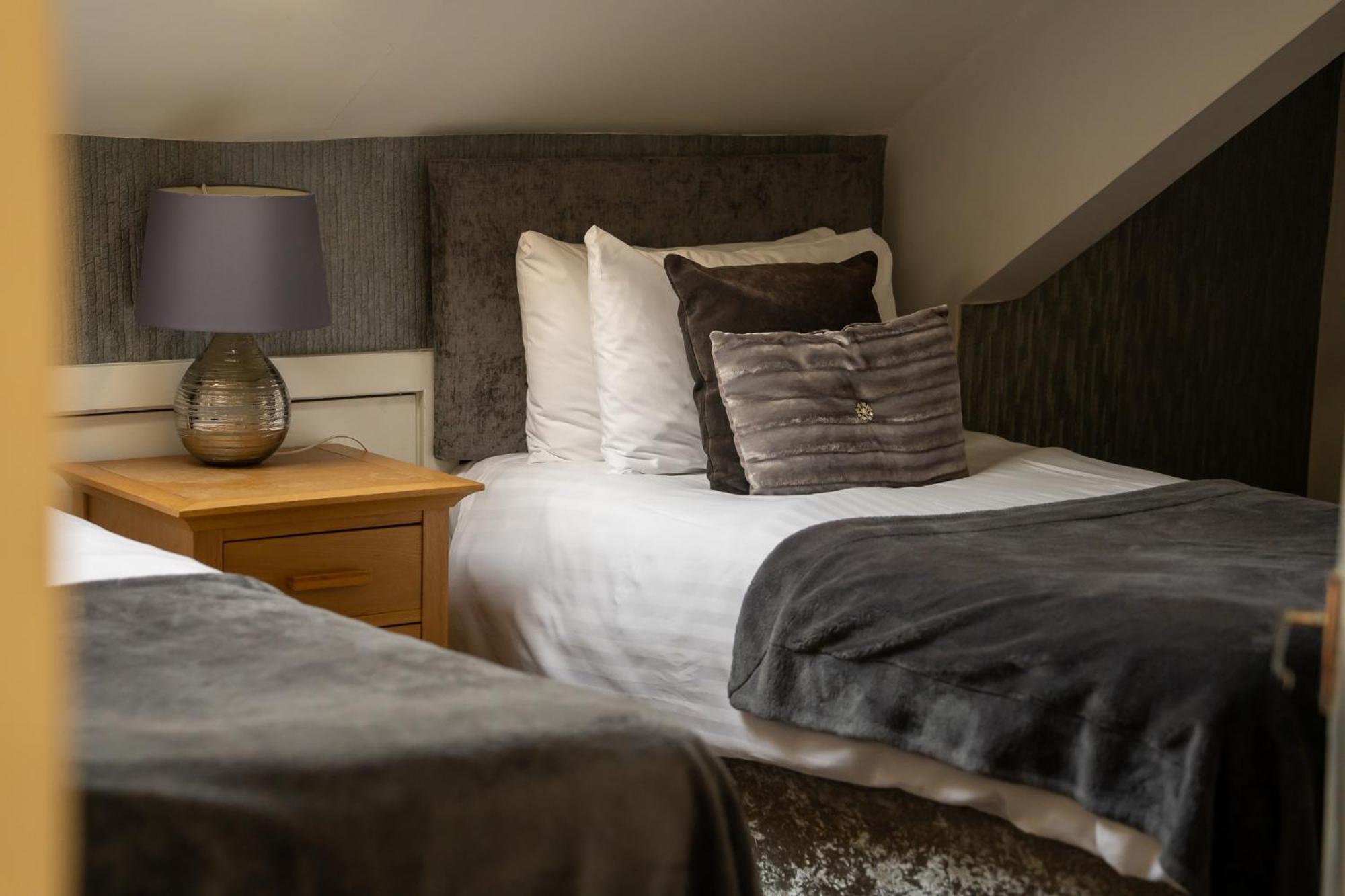 Eslington Apartment *